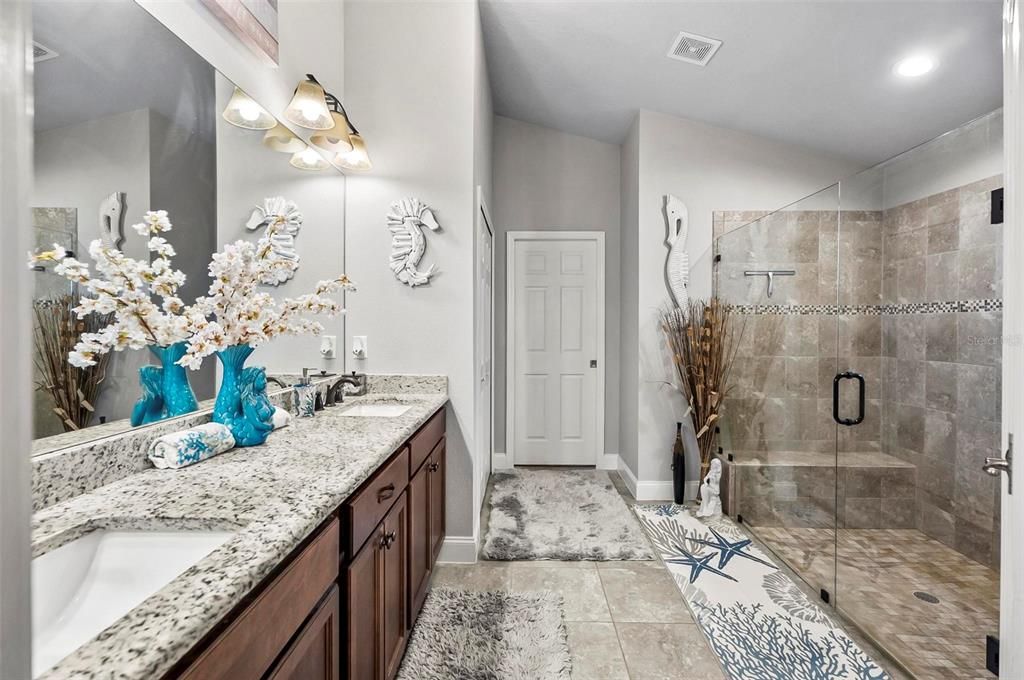 For Sale: $1,100,000 (4 beds, 2 baths, 2362 Square Feet)