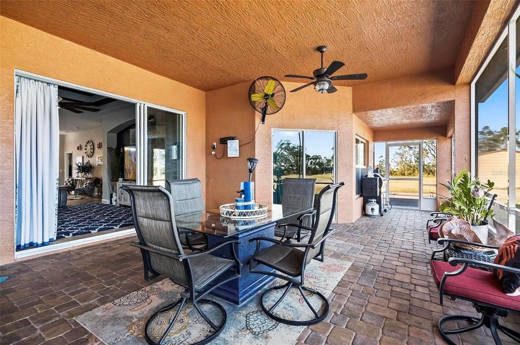 For Sale: $1,100,000 (4 beds, 2 baths, 2362 Square Feet)