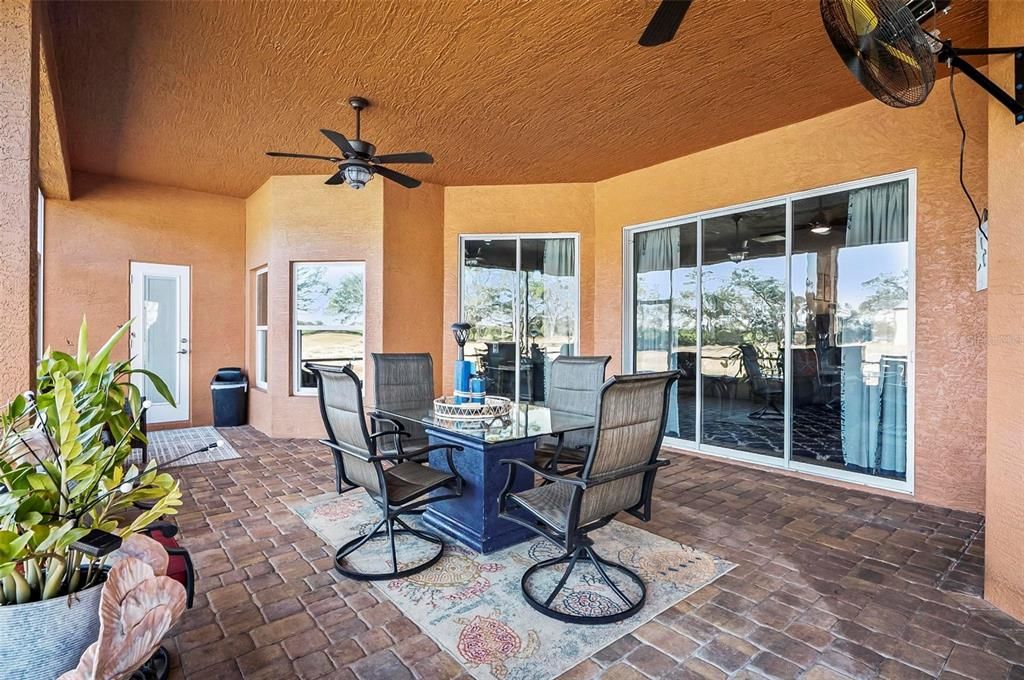 For Sale: $1,100,000 (4 beds, 2 baths, 2362 Square Feet)