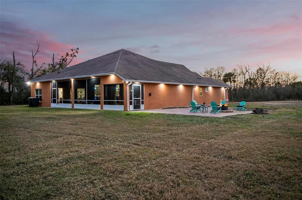 For Sale: $1,100,000 (4 beds, 2 baths, 2362 Square Feet)