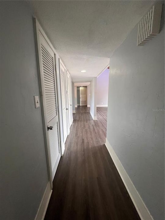 For Sale: $107,800 (1 beds, 1 baths, 974 Square Feet)
