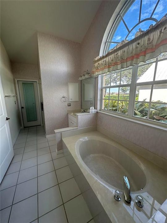 For Rent: $5,000 (2 beds, 2 baths, 2012 Square Feet)