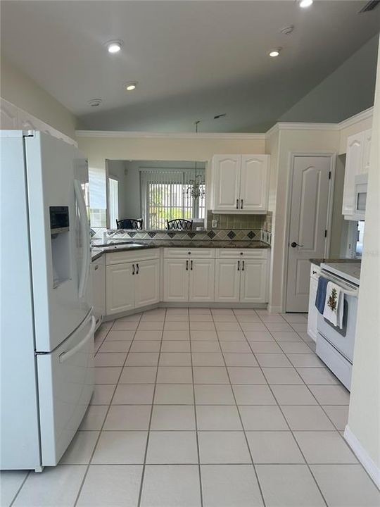 For Rent: $5,000 (2 beds, 2 baths, 2012 Square Feet)