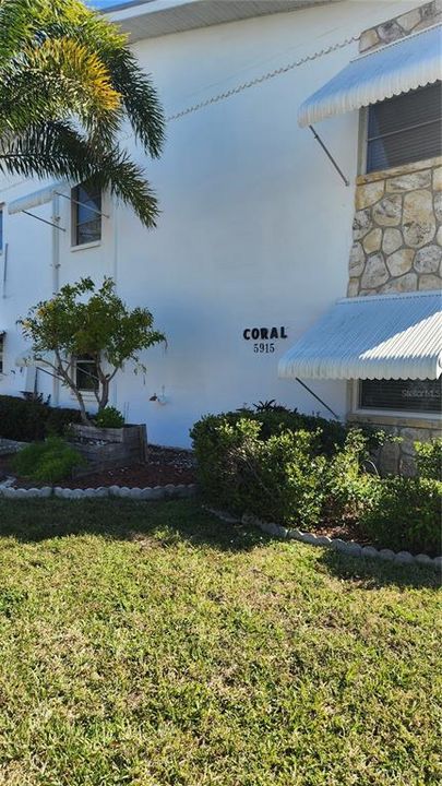 For Sale: $69,000 (2 beds, 1 baths, 870 Square Feet)