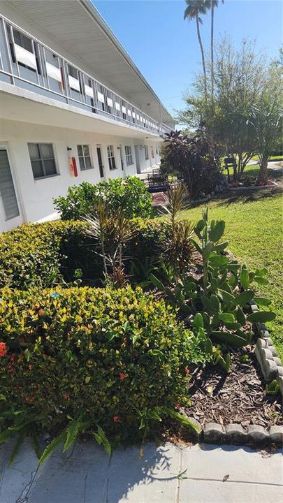 For Sale: $69,000 (2 beds, 1 baths, 870 Square Feet)