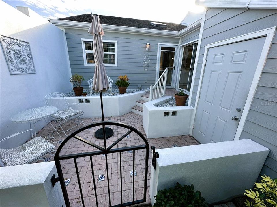 For Rent: $5,000 (2 beds, 2 baths, 1368 Square Feet)