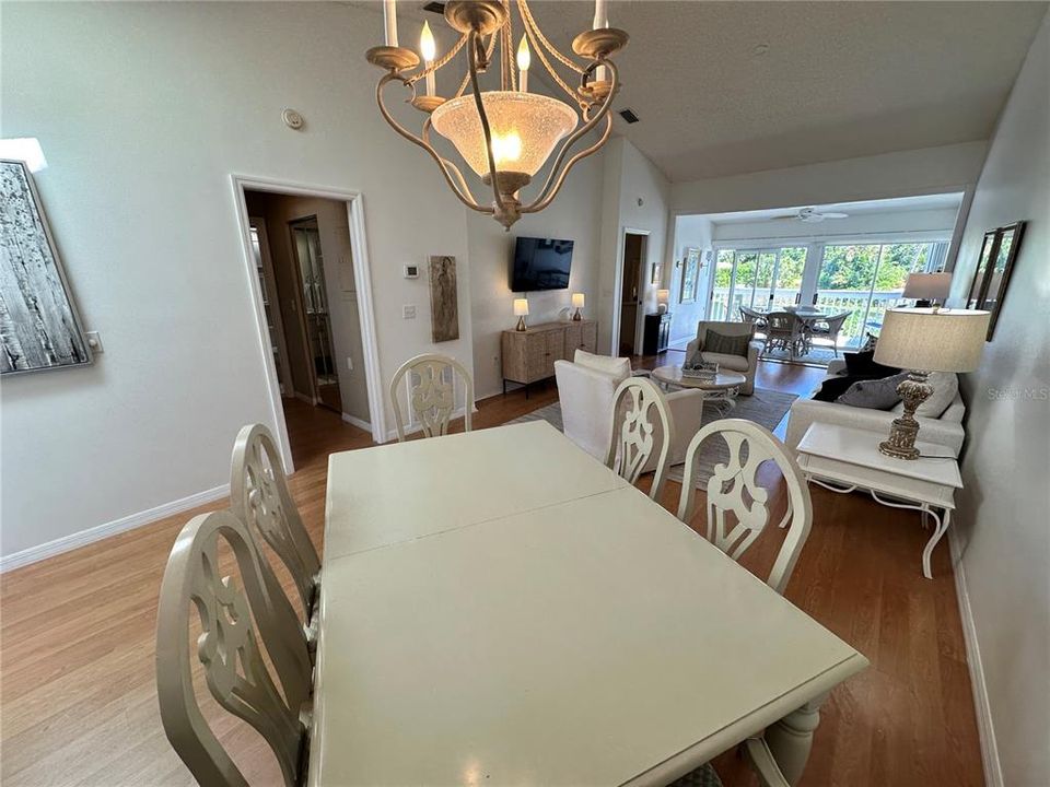 For Rent: $5,000 (2 beds, 2 baths, 1368 Square Feet)