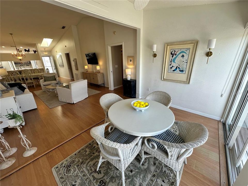 For Rent: $5,000 (2 beds, 2 baths, 1368 Square Feet)