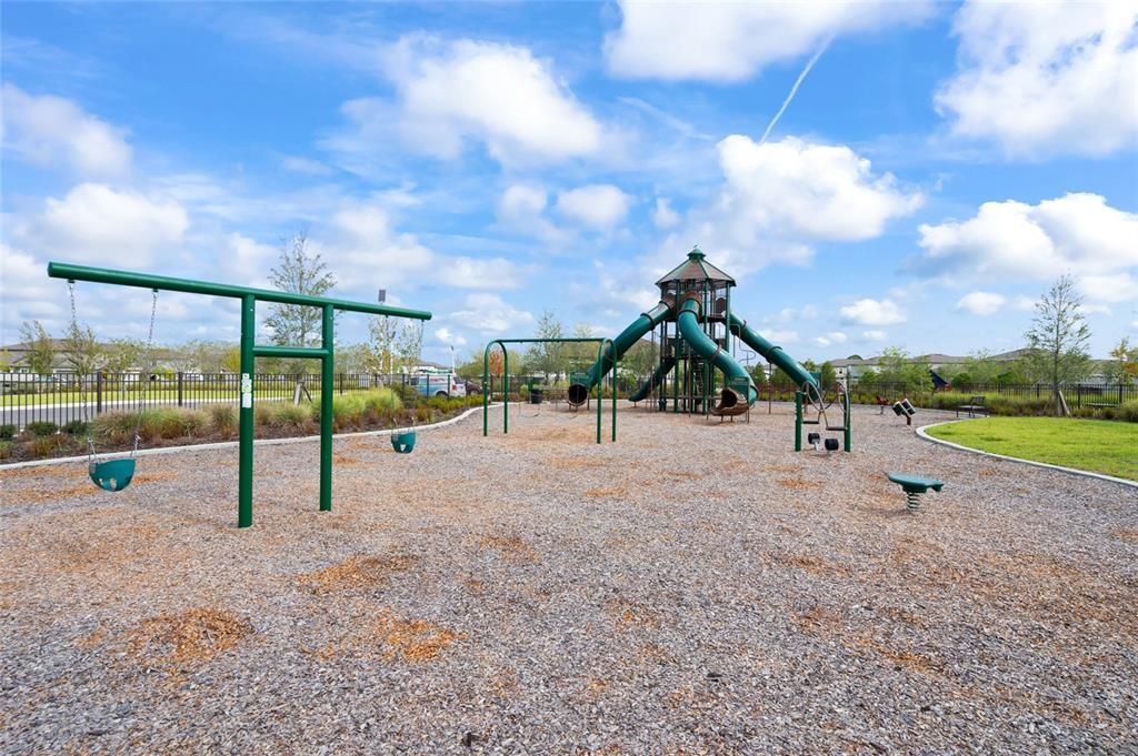 Active With Contract: $275,000 (3 beds, 2 baths, 1672 Square Feet)