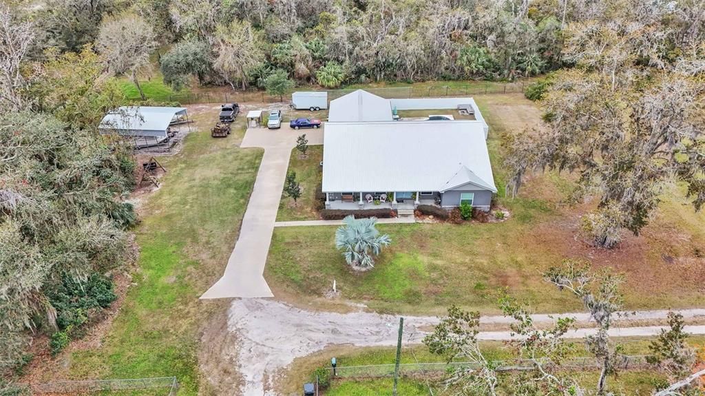 合同活跃: $700,000 (4 贝兹, 3 浴室, 2699 平方英尺)