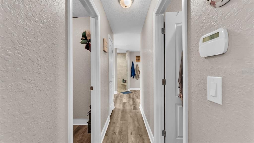 合同活跃: $700,000 (4 贝兹, 3 浴室, 2699 平方英尺)