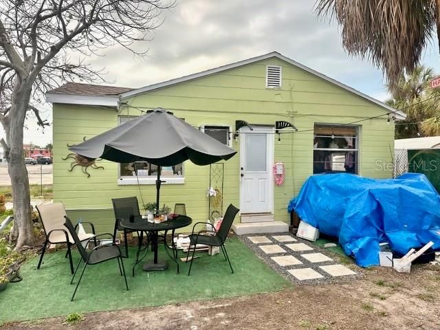 待售: $1,300,000 (4 贝兹, 0 浴室, 2094 平方英尺)