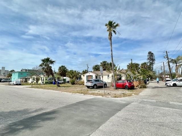 待售: $1,300,000 (4 贝兹, 0 浴室, 2094 平方英尺)