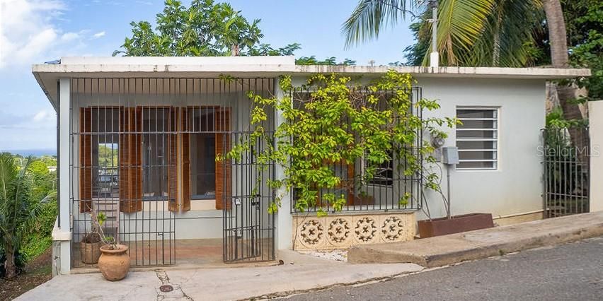 Recently Sold: $395,000 (3 beds, 2 baths, 1200 Square Feet)