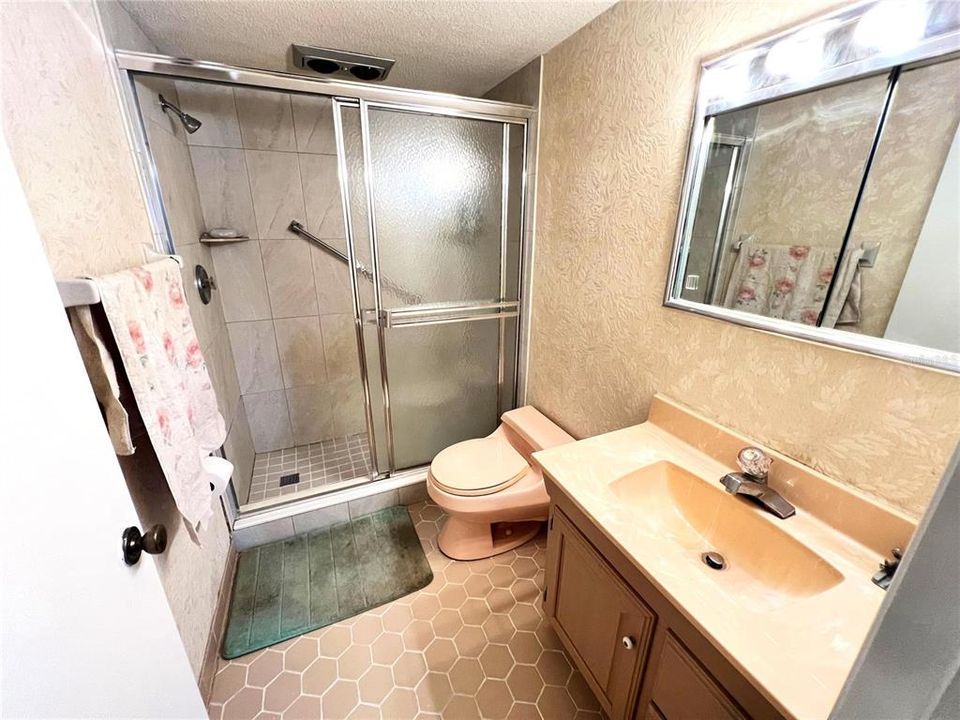 Activo con contrato: $75,000 (2 camas, 2 baños, 919 Pies cuadrados)