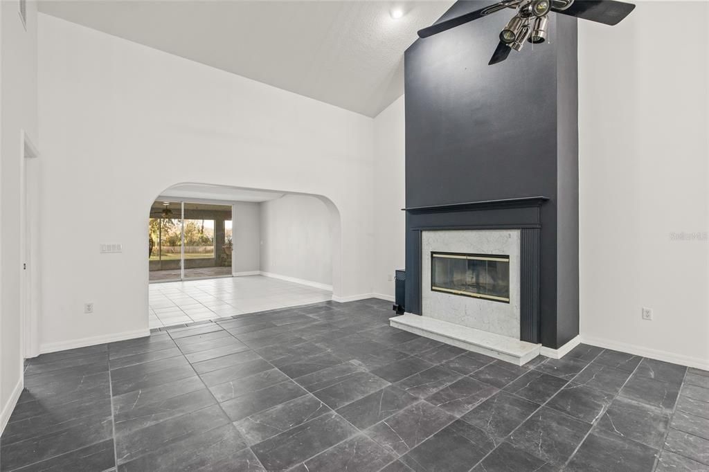 For Sale: $950,000 (7 beds, 5 baths, 4669 Square Feet)