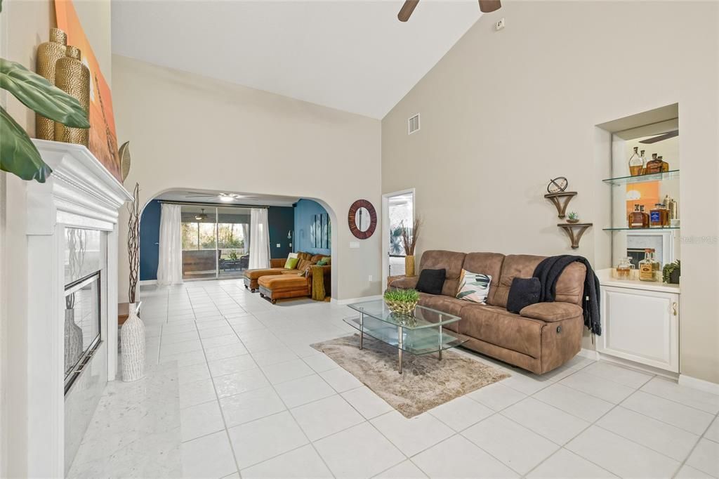 For Sale: $950,000 (7 beds, 5 baths, 4669 Square Feet)