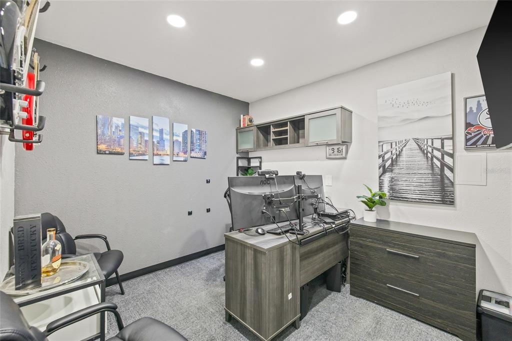 For Sale: $950,000 (7 beds, 5 baths, 4669 Square Feet)