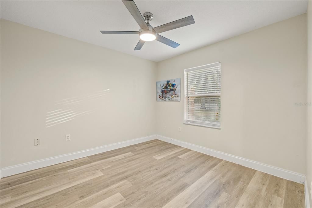 For Sale: $950,000 (7 beds, 5 baths, 4669 Square Feet)