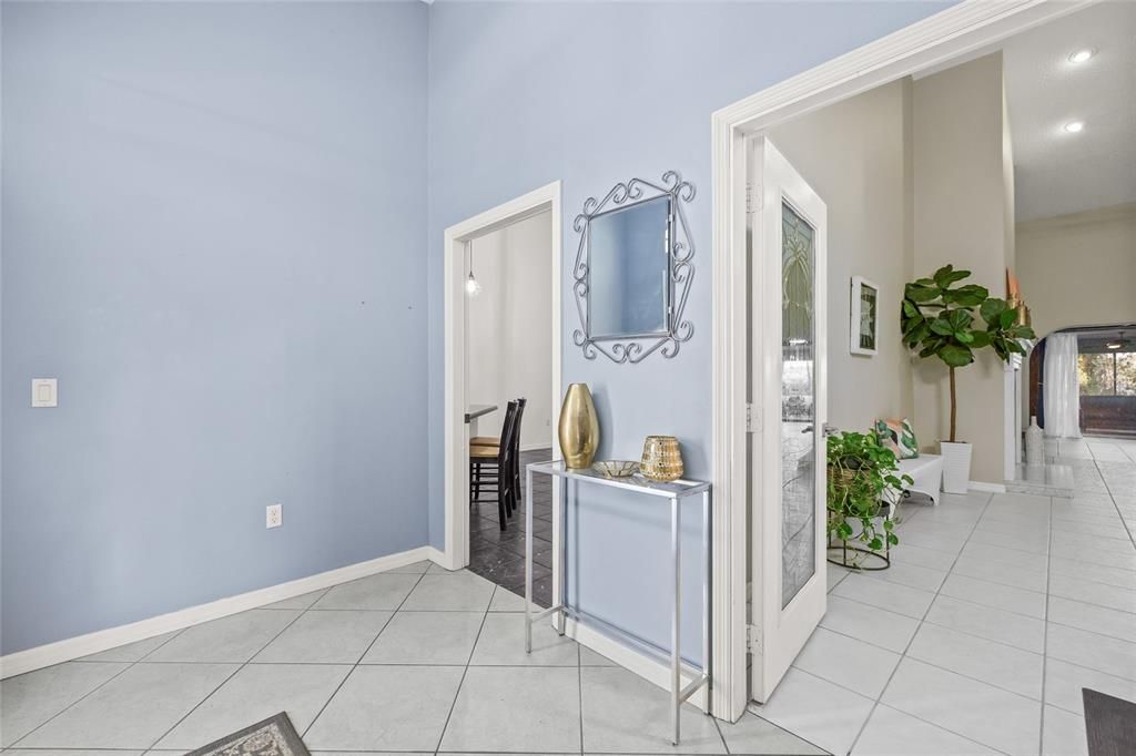 For Sale: $950,000 (7 beds, 5 baths, 4669 Square Feet)