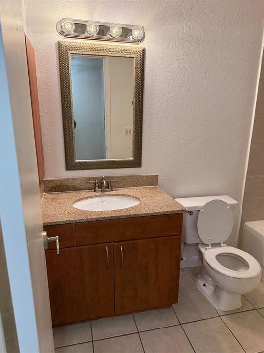 Под контрактом: $143,000 (1 спален, 1 ванн, 715 Квадратных фут)