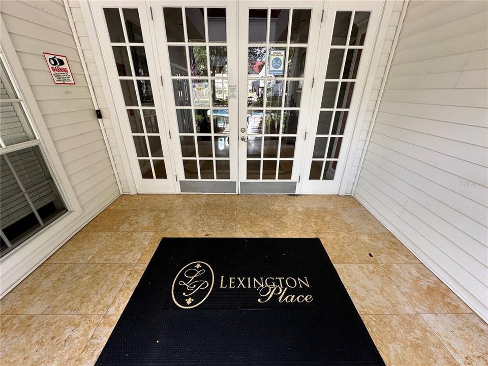 Под контрактом: $143,000 (1 спален, 1 ванн, 715 Квадратных фут)