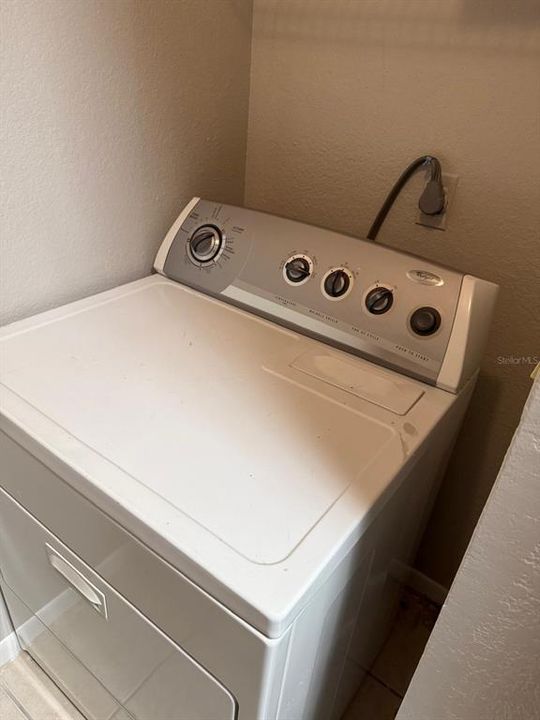 Под контрактом: $143,000 (1 спален, 1 ванн, 715 Квадратных фут)