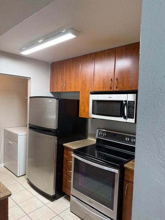 Под контрактом: $143,000 (1 спален, 1 ванн, 715 Квадратных фут)