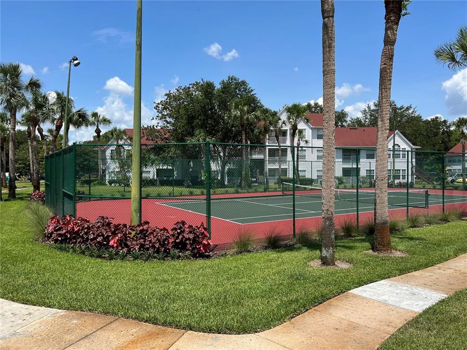 Под контрактом: $143,000 (1 спален, 1 ванн, 715 Квадратных фут)