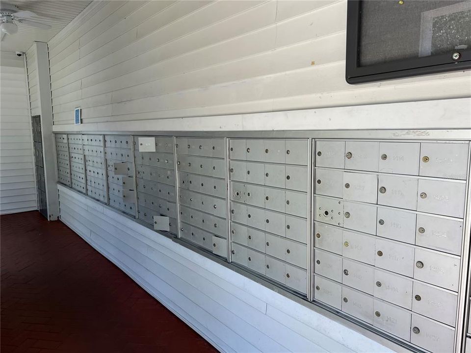 Под контрактом: $143,000 (1 спален, 1 ванн, 715 Квадратных фут)