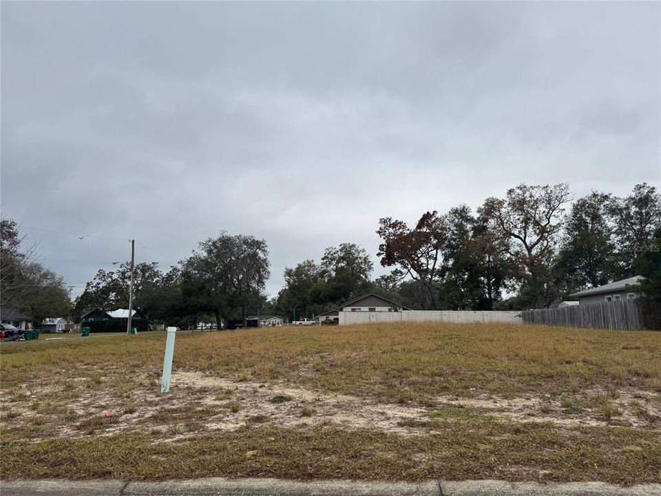 待售: $160,000 (0.42 acres)