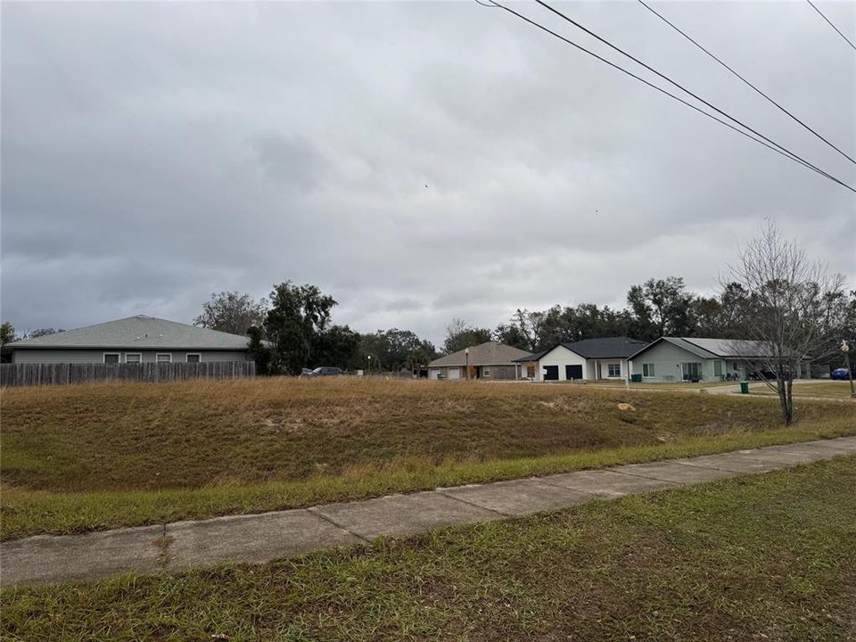 待售: $160,000 (0.42 acres)