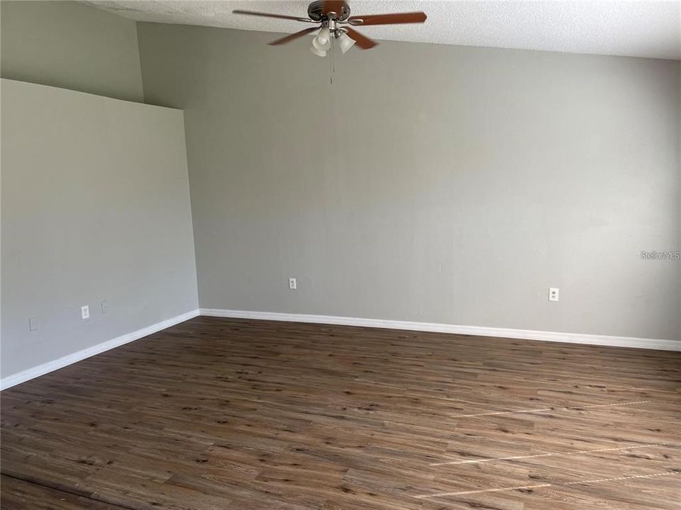 待售: $512,000 (6 贝兹, 0 浴室, 2388 平方英尺)