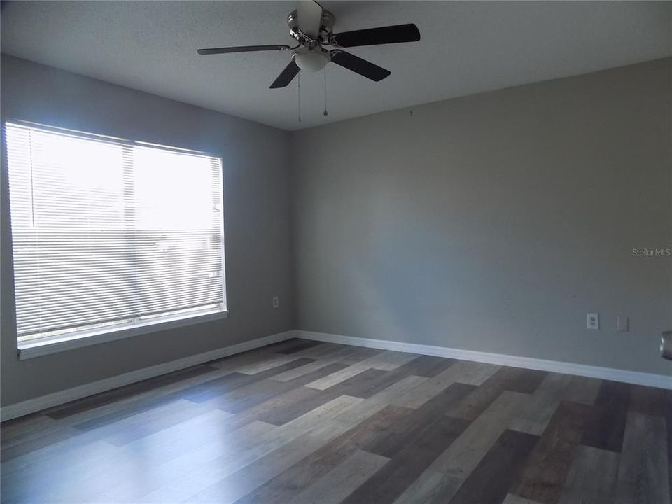 待售: $512,000 (6 贝兹, 0 浴室, 2388 平方英尺)