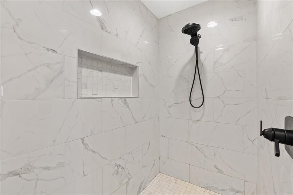 En Venta: $494,900 (3 camas, 2 baños, 2244 Pies cuadrados)