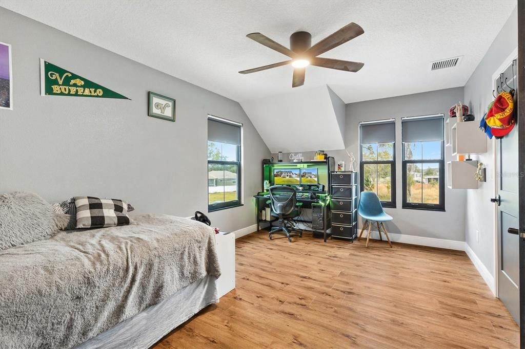 En Venta: $494,900 (3 camas, 2 baños, 2244 Pies cuadrados)