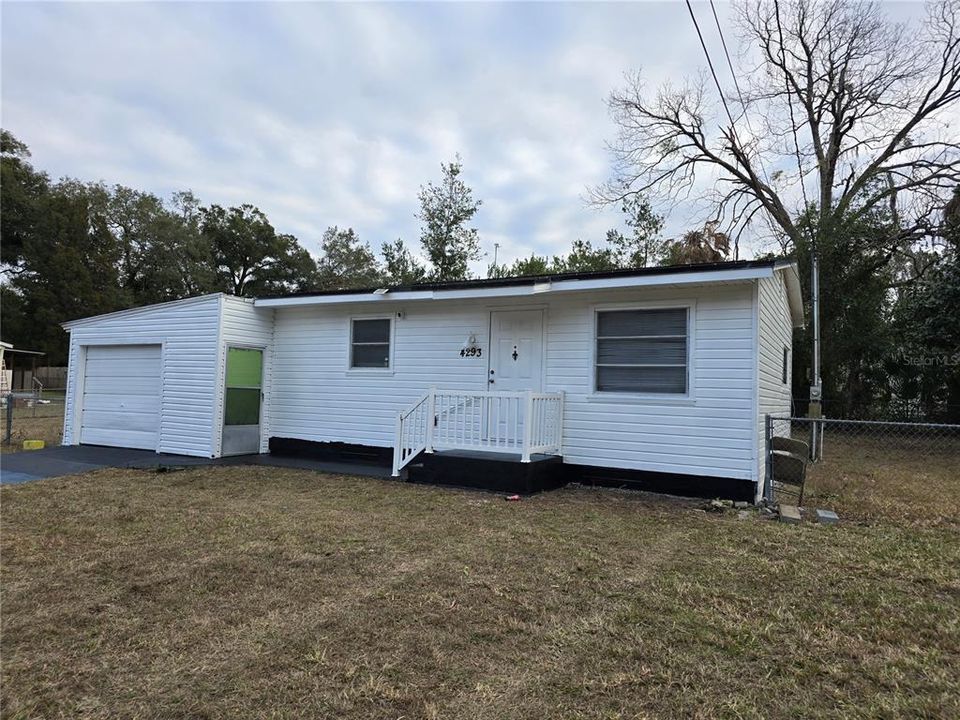 На продажу: $124,990 (2 спален, 1 ванн, 464 Квадратных фут)