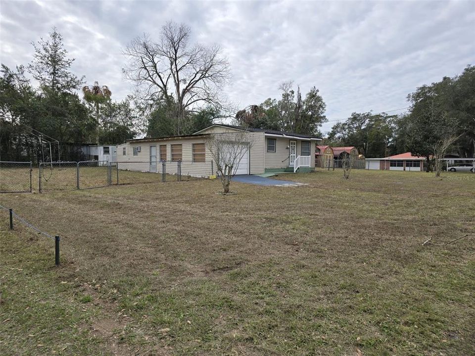 На продажу: $124,990 (2 спален, 1 ванн, 464 Квадратных фут)