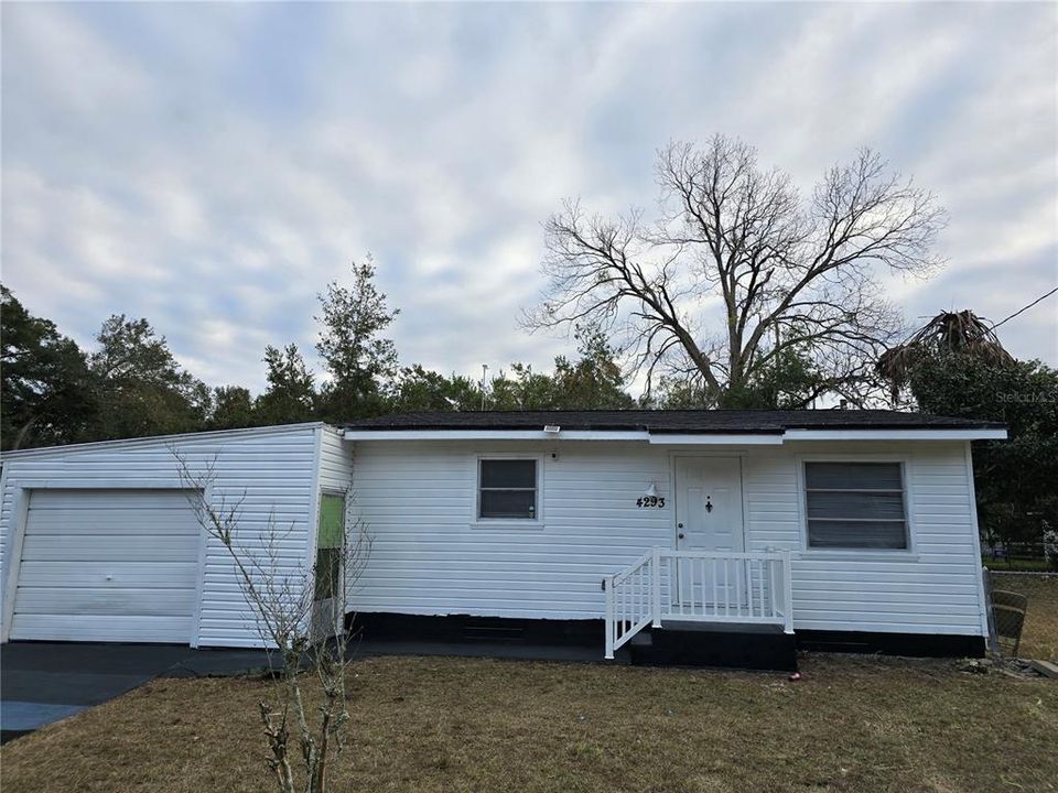 На продажу: $124,990 (2 спален, 1 ванн, 464 Квадратных фут)