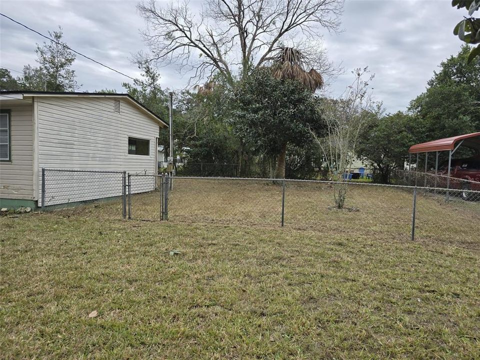 На продажу: $124,990 (2 спален, 1 ванн, 464 Квадратных фут)