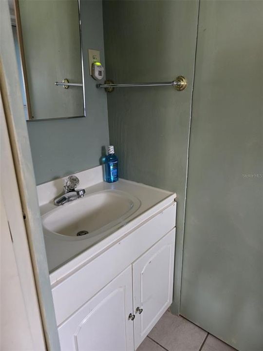 На продажу: $124,990 (2 спален, 1 ванн, 464 Квадратных фут)