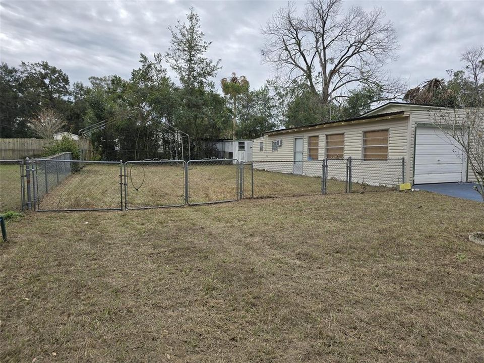 На продажу: $124,990 (2 спален, 1 ванн, 464 Квадратных фут)