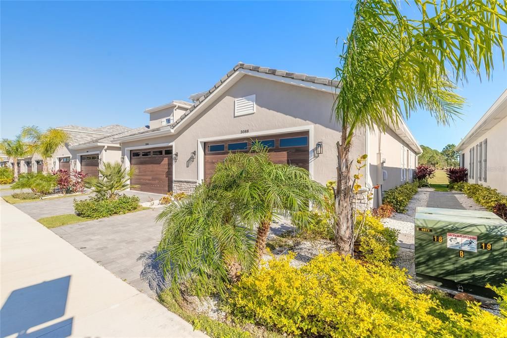 Active With Contract: $395,000 (2 beds, 2 baths, 1003 Square Feet)