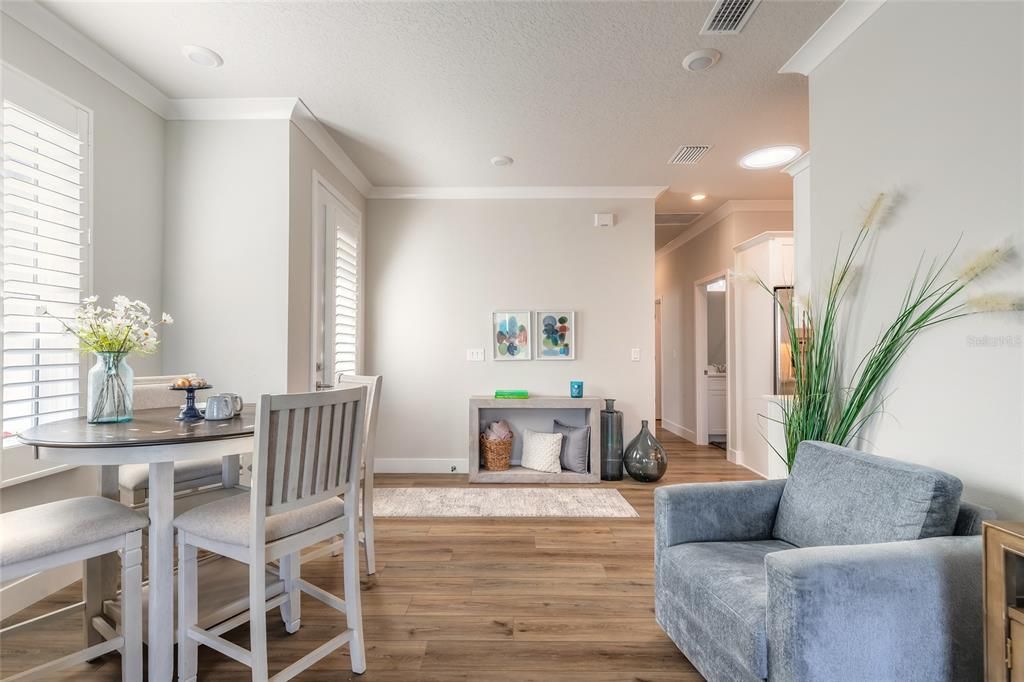 Active With Contract: $395,000 (2 beds, 2 baths, 1003 Square Feet)