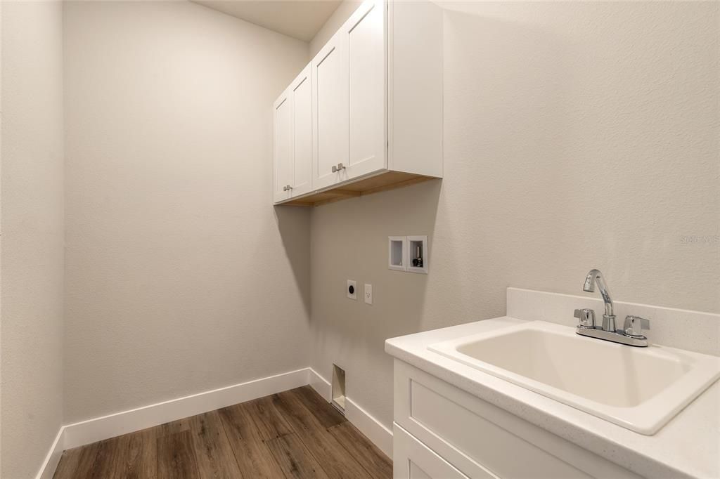 Active With Contract: $395,000 (2 beds, 2 baths, 1003 Square Feet)