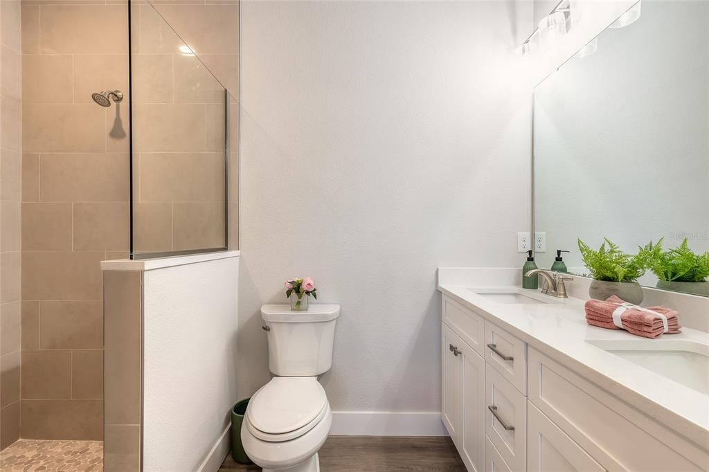 Active With Contract: $395,000 (2 beds, 2 baths, 1003 Square Feet)