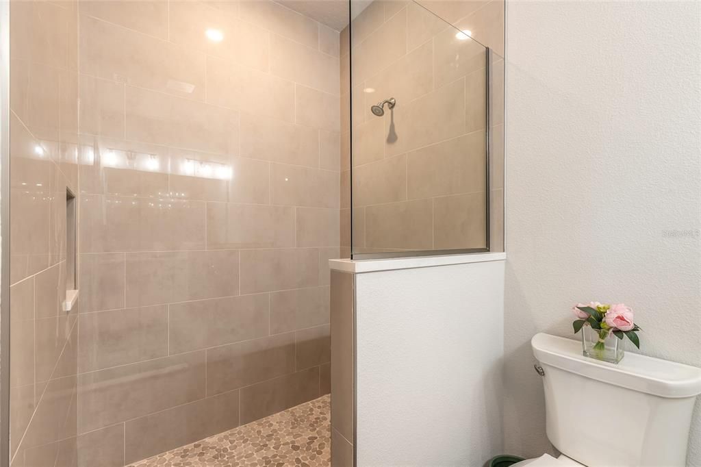 Active With Contract: $395,000 (2 beds, 2 baths, 1003 Square Feet)