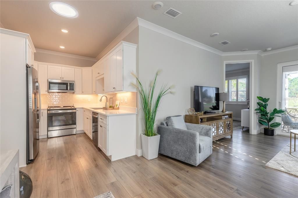 Active With Contract: $395,000 (2 beds, 2 baths, 1003 Square Feet)