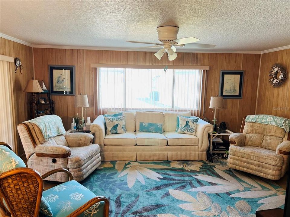 Active With Contract: $84,900 (2 beds, 2 baths, 960 Square Feet)