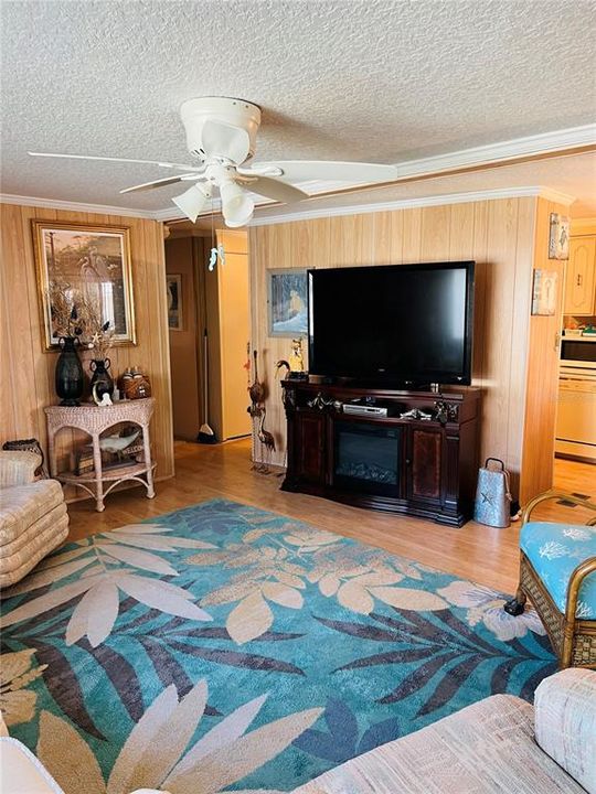 Active With Contract: $84,900 (2 beds, 2 baths, 960 Square Feet)